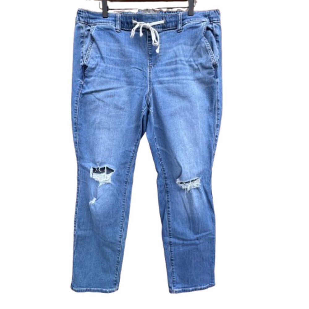 Torrid Jeans Sz 2R (18/20) Weekend Boyfriend Straight Pull On Distressed